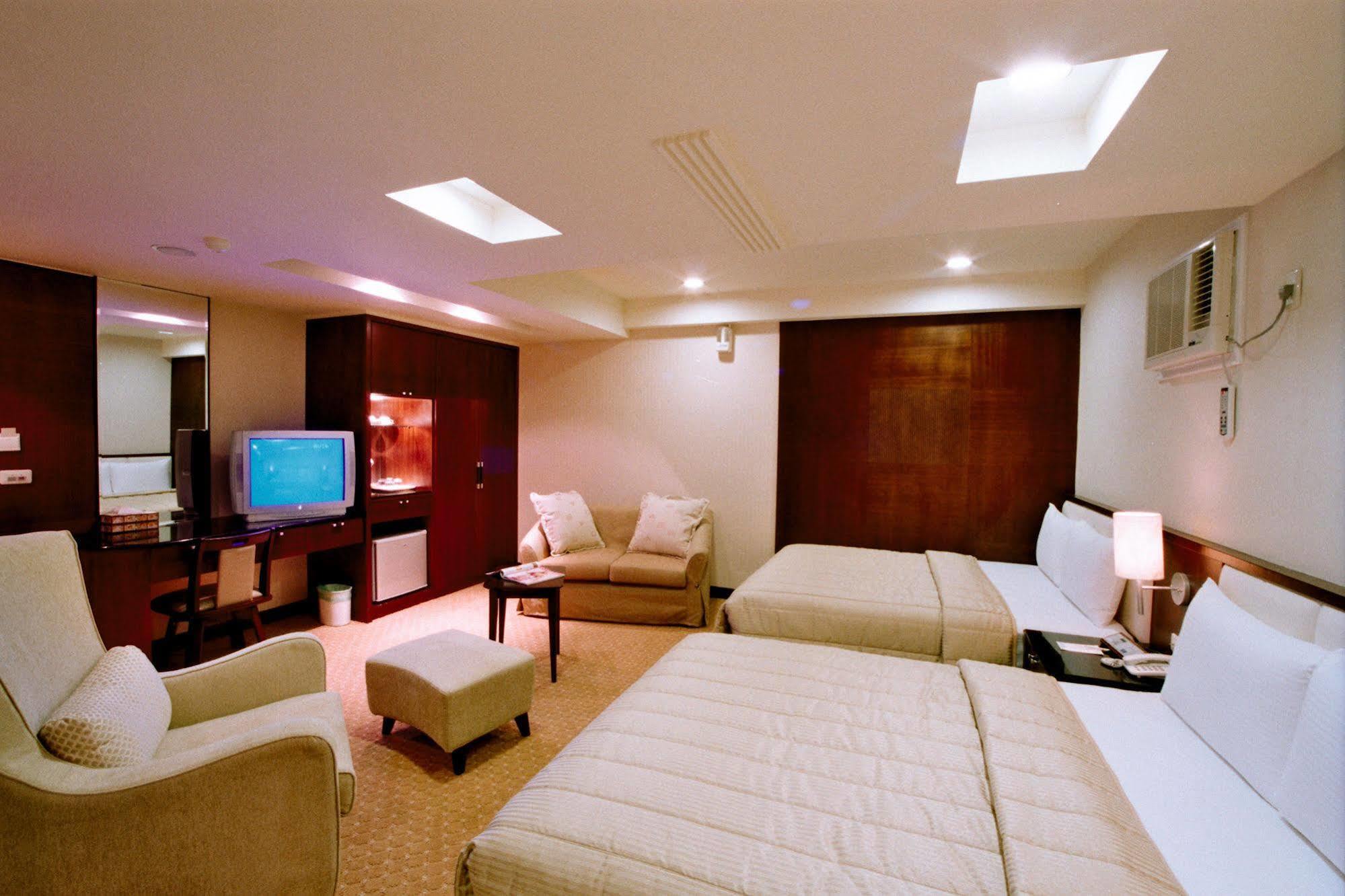 Sun Sweet Hotel Luodong Exterior photo